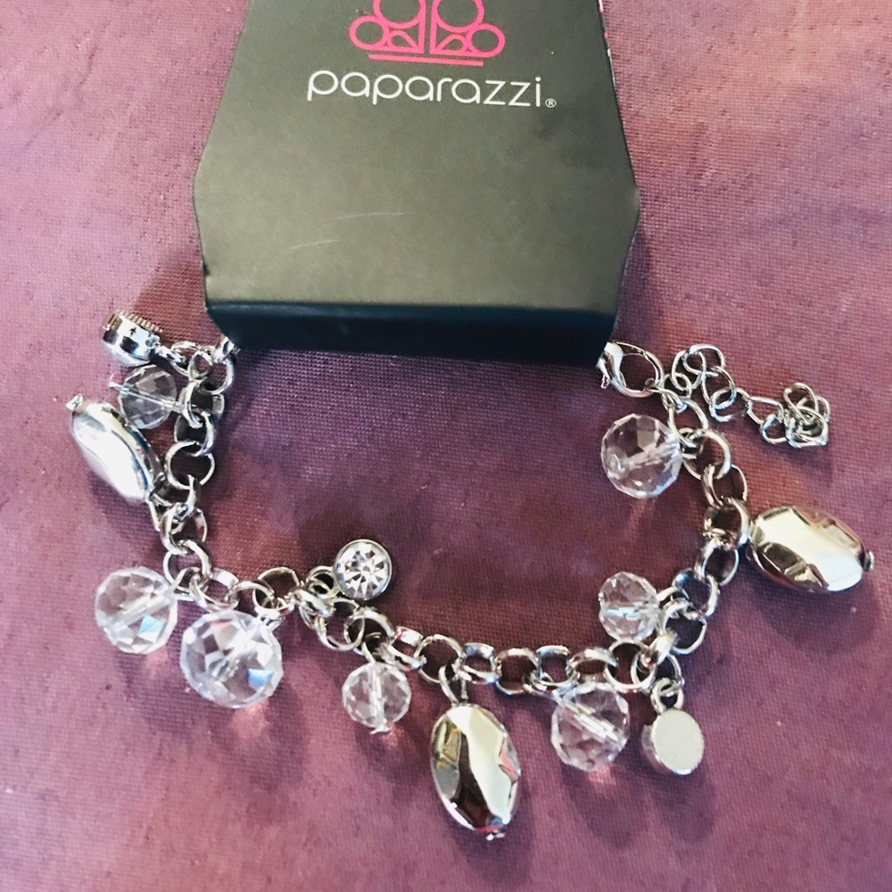 Paparazzi Dazzling White Bracelet